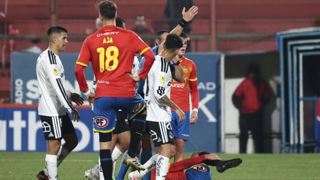 Felipe Raipán sufrió la primera expulsión de su carrera por falta ante Unión Española