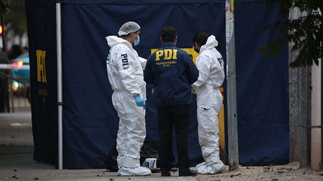Sujeto mató a golpes y puñaladas a hombre en situación de calle en San Bernardo