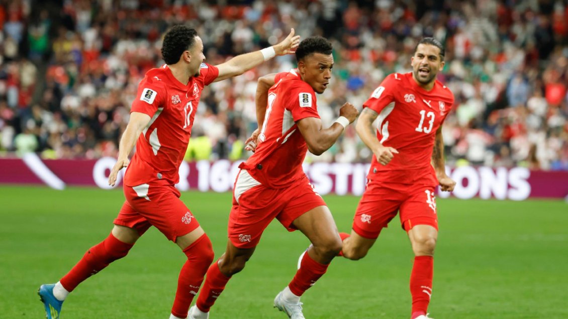 Suiza pegó de entrada en el segundo tiempo con gol de Dan Ndoye a Argelia