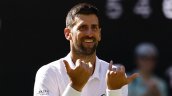 Djokovic venció a Rindeknech e igualó récord de Federer en Wimbledon