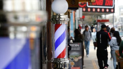 Proyecto busca exigir antecedentes penales y regularidad migratoria al personal de barberías