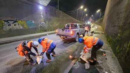 Puerto Montt combate el hielo en las calles con seis toneladas de sal