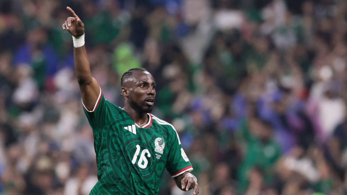 Quiñones tomó un rebote y encendió a México ante Inglaterra en el Azteca