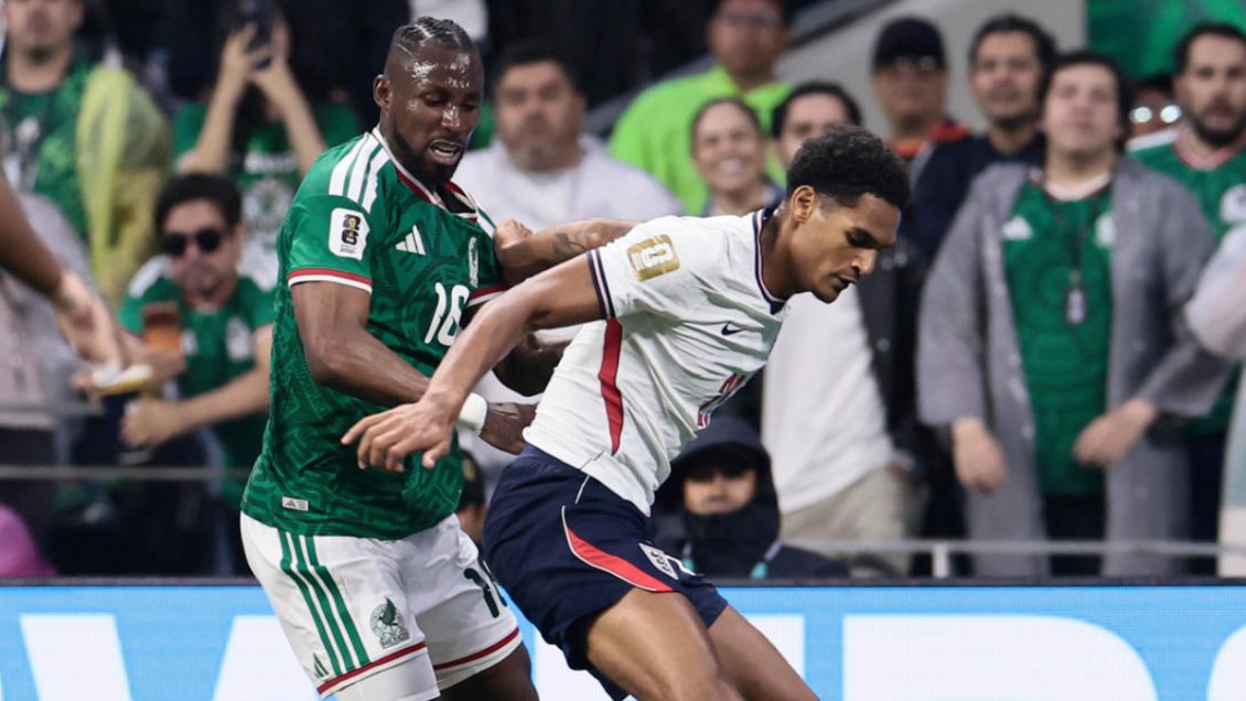 Quansah vio la roja ante México e Inglaterra quedó con 10 en el Azteca