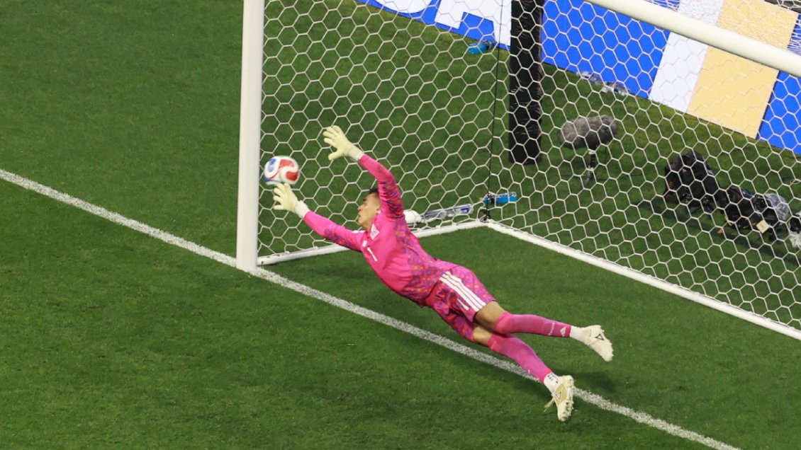 Kane no falló desde los 12 pasos y estiró ventaja de Inglaterra ante México