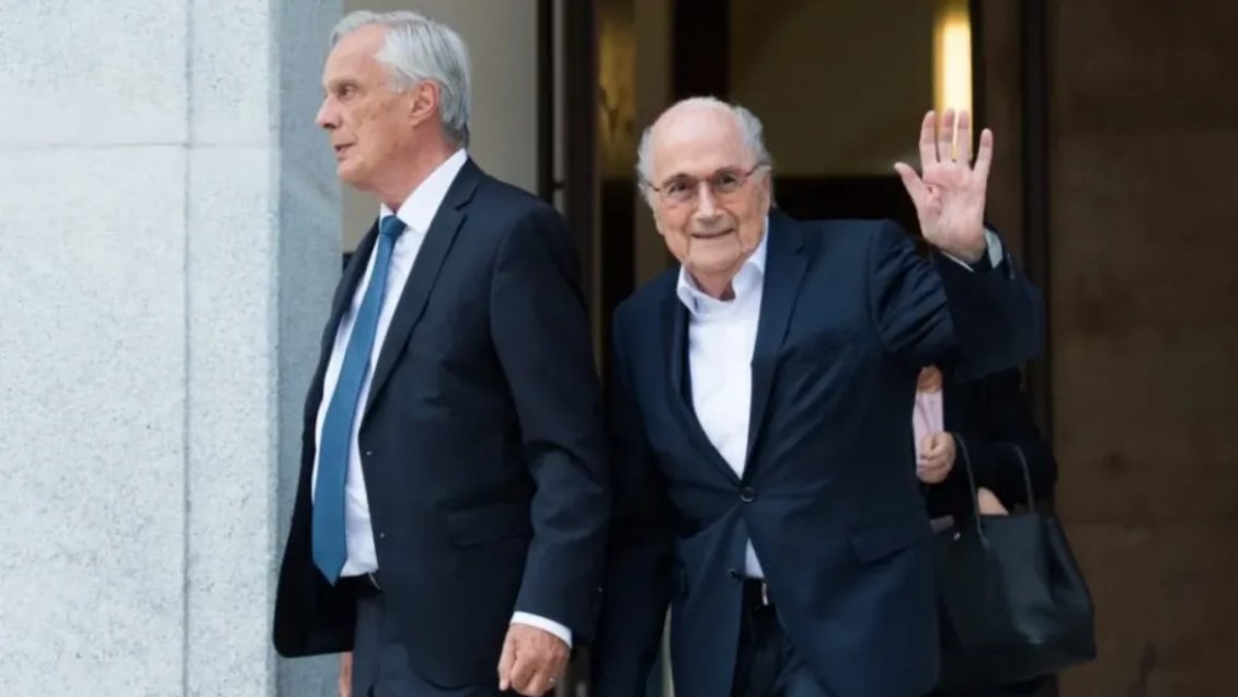 Blatter criticó presunto llamado de Trump a Infantino: 