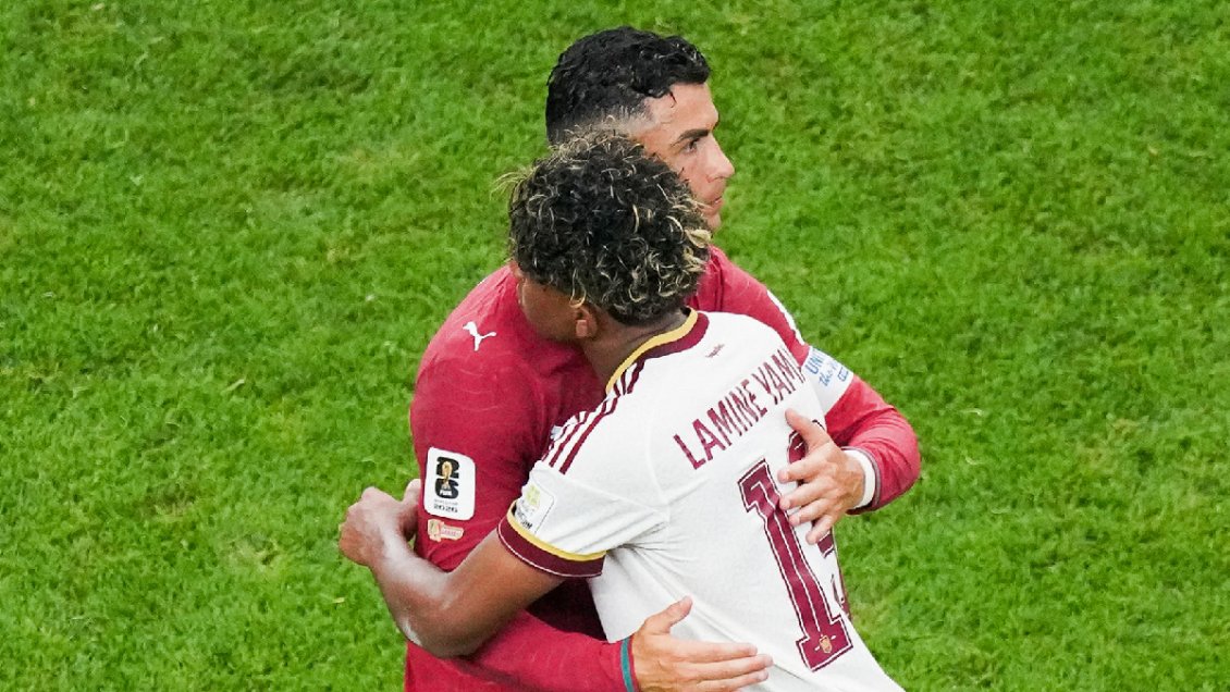 Leyenda y futuro: Cristiano Ronaldo y Lamine Yamal se abrazaron tras duelo mundialista