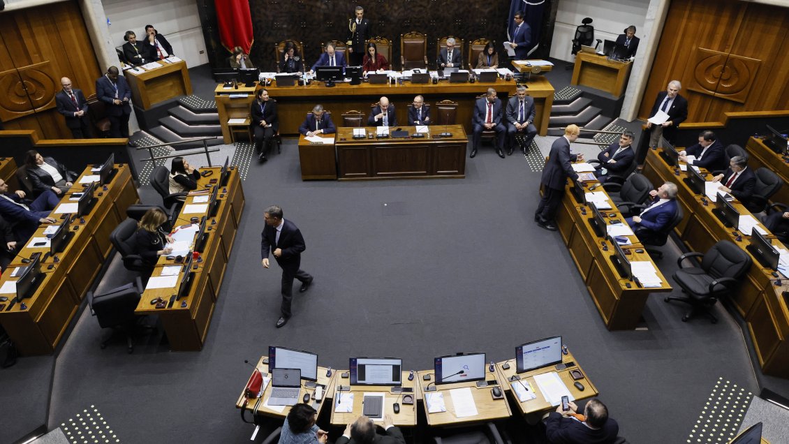 Senado despachó a ley el aumento de la deuda pública en 6.200 millones de dólares