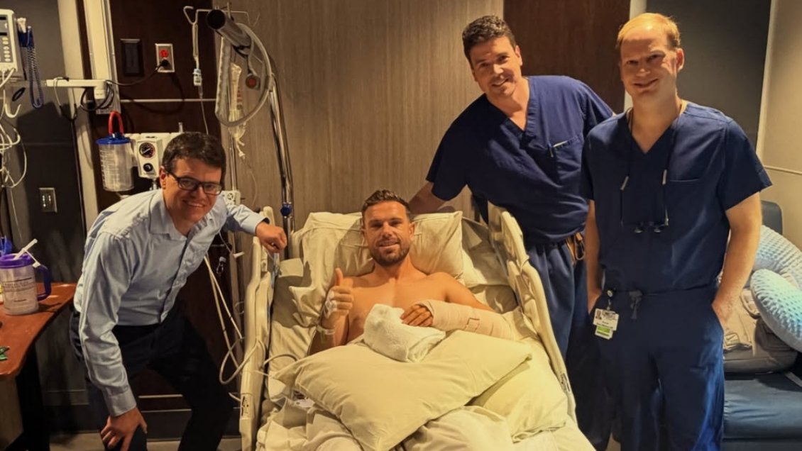 Jordan Henderson fue operado con éxito tras sufrir una fractura durante los festejos de Inglaterra