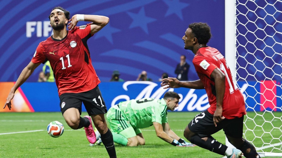 Exárbitro de la Premier League explicó por qué gol de Egipto ante Argentina 