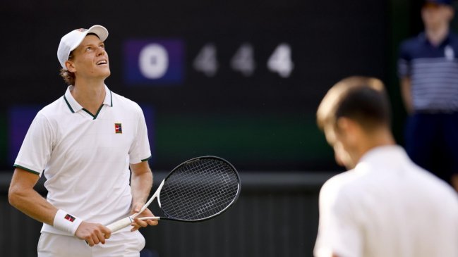 Jannik Sinner no le dio opción a Novak Djokovic y buscará el título en Wimbledon