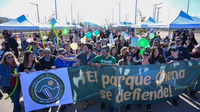 Más de tres mil personas marcharon en defensa de Parque Metropolitano Cerro Chena