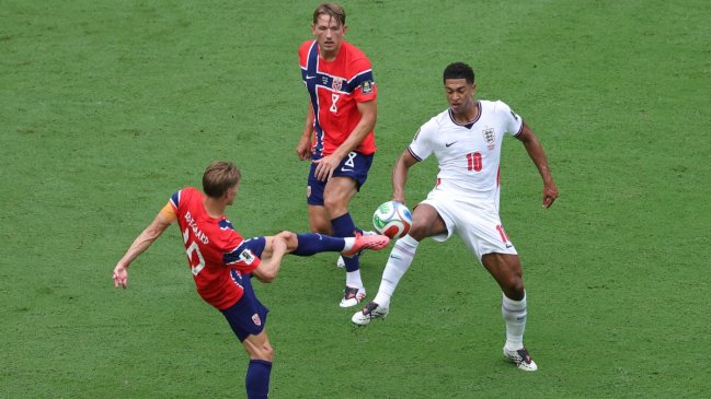 Jude Bellingham igualó para Inglaterra con otro golazo