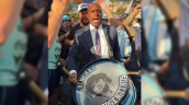 [VIDEO] Como un hincha más: Alcalde de Kansas se sumó al banderazo de Argentina