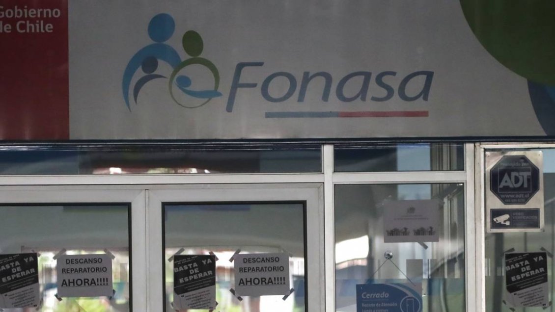 Desbaratan red que defraudó a Fonasa con bonos dentales falsos por más de $260 millones