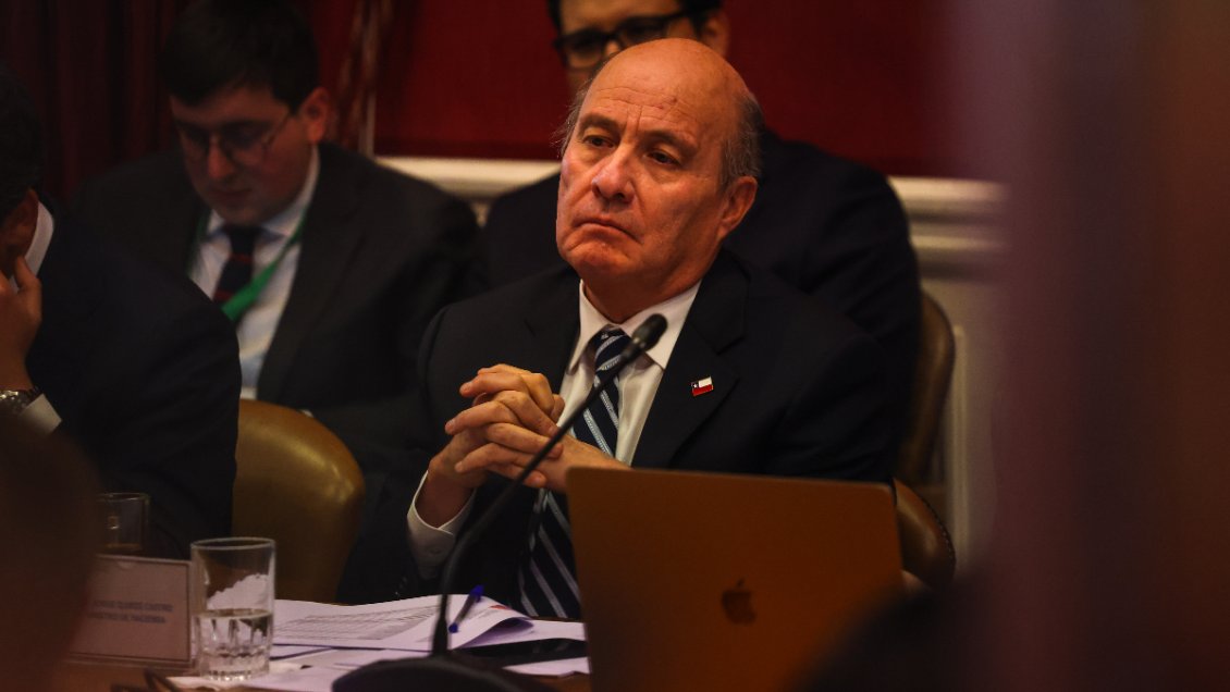 Comisión de Hacienda del Senado despachó megarreforma y texto pasó a sala