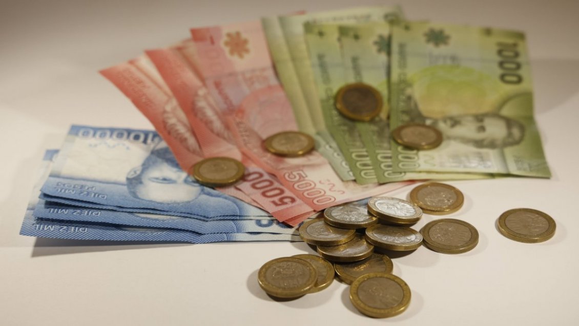 La mitad de las personas ocupadas ganó 680 mil pesos o menos al mes