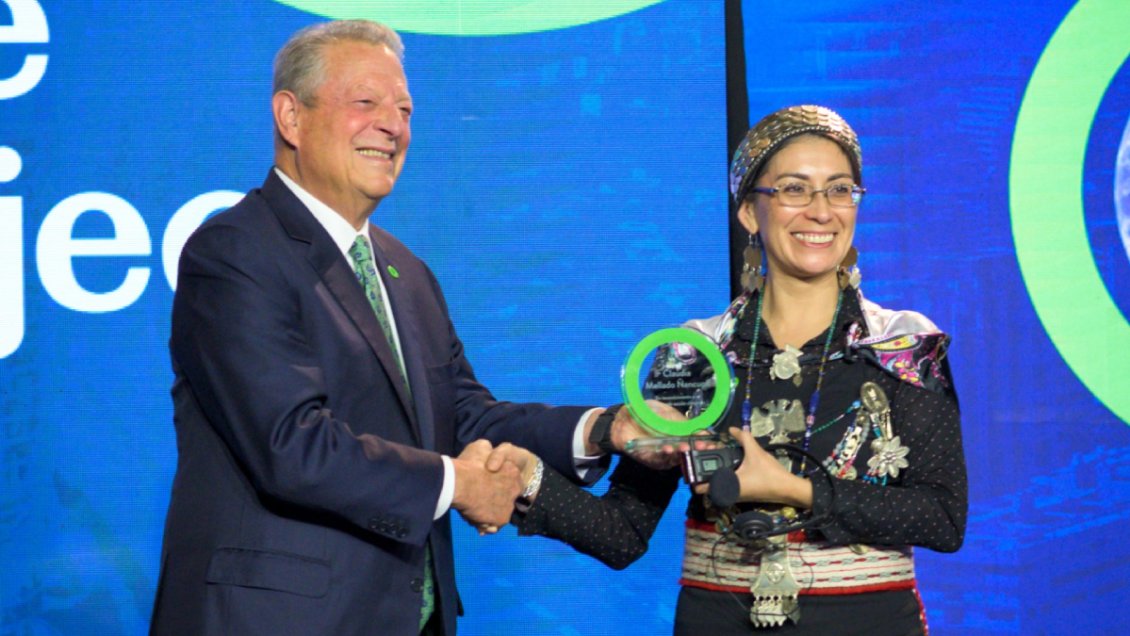 Investigadora chilena recibió reconocimiento de Al Gore por su labor en biodiversidad alimentaria
