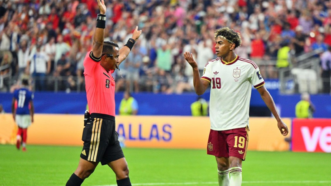 España lamentó un golazo anulado de Lamine Yamal ante Francia en la semifinal del Mundial