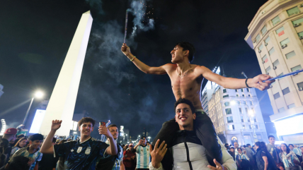   La masiva celebración en las calles de Buenos Aires tras el paso de Argentina a la final 