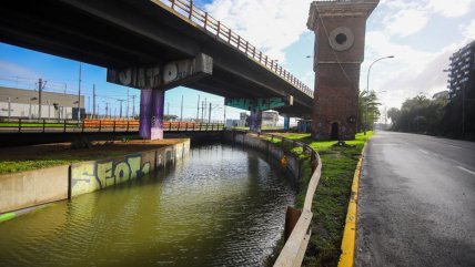   Sistema frontal anegó acceso al Muelle Barón: Paso bajo nivel está cerrado 