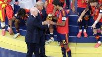 Trump se salió con la suya y entregó la Copa del Mundo a España