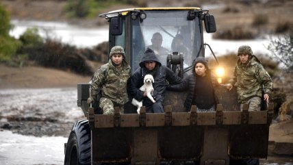Coquimbo: Ejército rescató familias y mascotas aisladas en el sector rural de Tambillos