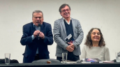 Vladimiro Mimica presentó sus memorias ante un auditorio repleto en el Estadio Nacional
