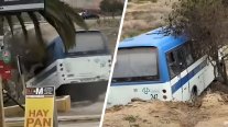 Le fallaron los frenos: micro cayó a una quebrada en Coquimbo