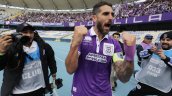 Con empanada y mote con huesillo: Concepción anunció que Larrivey obtuvo la nacionalidad chilena