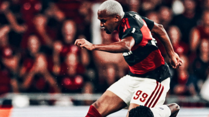   Erick Pulgar fue titular en Flamengo en el empate ante Sao Paulo por el Brasileirao 