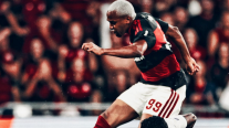 Erick Pulgar fue titular en Flamengo en el empate ante Sao Paulo por el Brasileirao