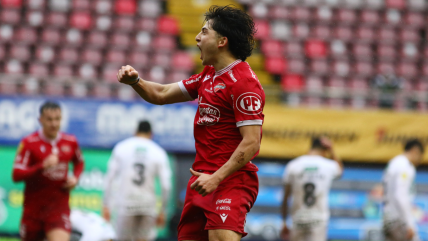   Valencia y Molina le dieron la victoria a Ñublense frente a Palestino en Chillán 