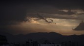 Nuevo sistema frontal llegará con lluvias, tormentas eléctricas y fuertes vientos a la zona centro-sur