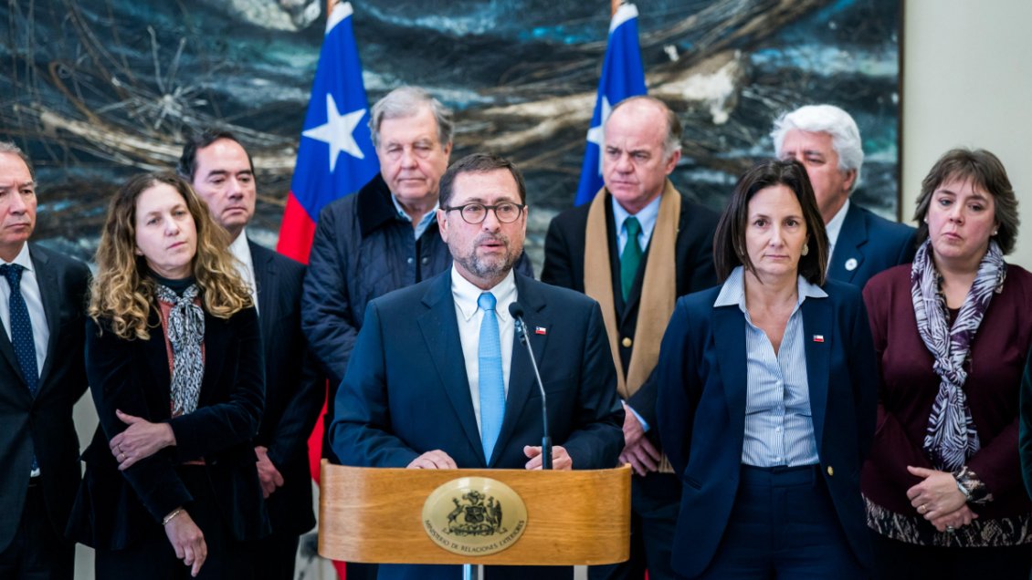 Gobierno y gremios exportadores coordinan negociación con EE.UU. ante aranceles del 12,5%