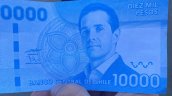 Lo esperaban billetes con su rostro: Clark eludió a hinchas en salida del Centro de Justicia