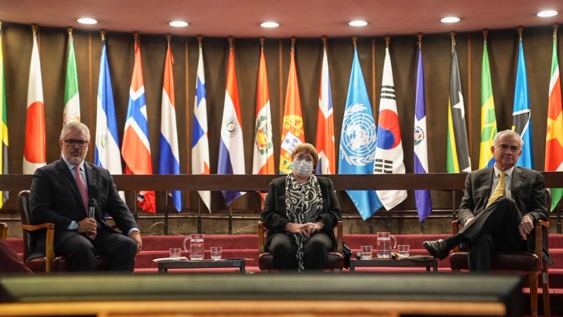 Carrera ONU: Bachelet participó junto a excancilleres en foro Cepal sobre geopolítica