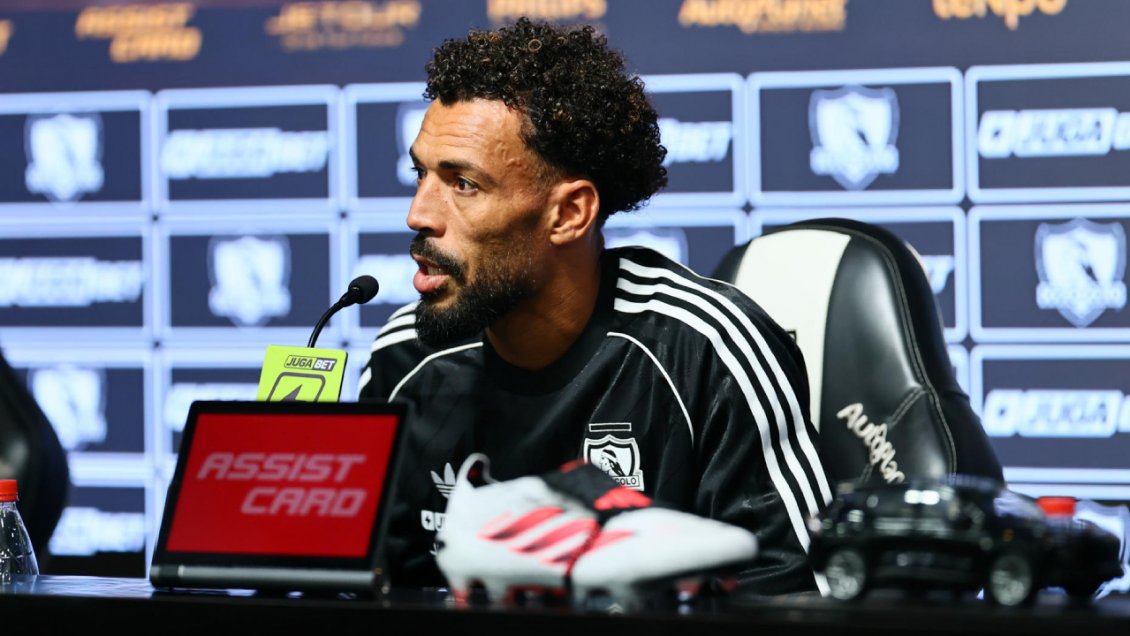 Vozinha aclaró su palmarés en la presentación en Colo Colo: 