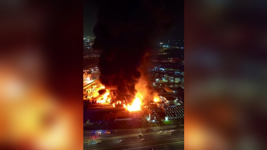 Incendio afecta a zona industrial en Quilicura