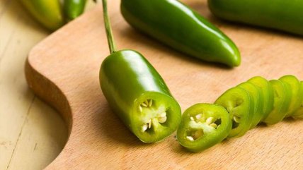 EE.UU. advierte de un brote de salmonella con 345 casos por jalapeños procedentes de México