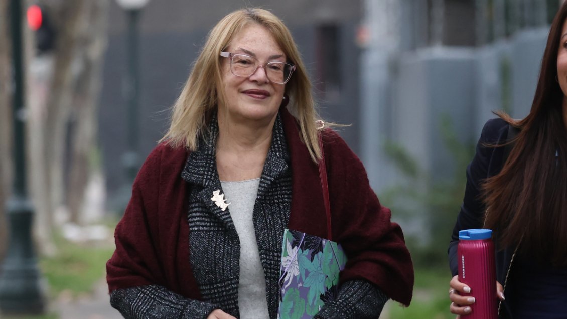 Trama bielorrusa: Exministra Vivanco declara por segundo día ante Fiscalía