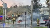 Incendio consumió un bus eléctrico del sistema Red en Providencia