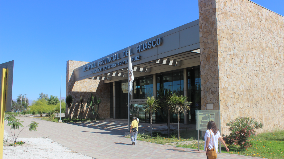 Denuncian a anestesiólogo por abusar de pacientes sedadas: Sigue trabajando en hospital de Vallenar