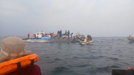 Naufragio de un barco deja casi un centenar de fallecidos en Zimbabue