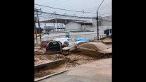 Aluvión arrastró autos por las calles de Tocopilla