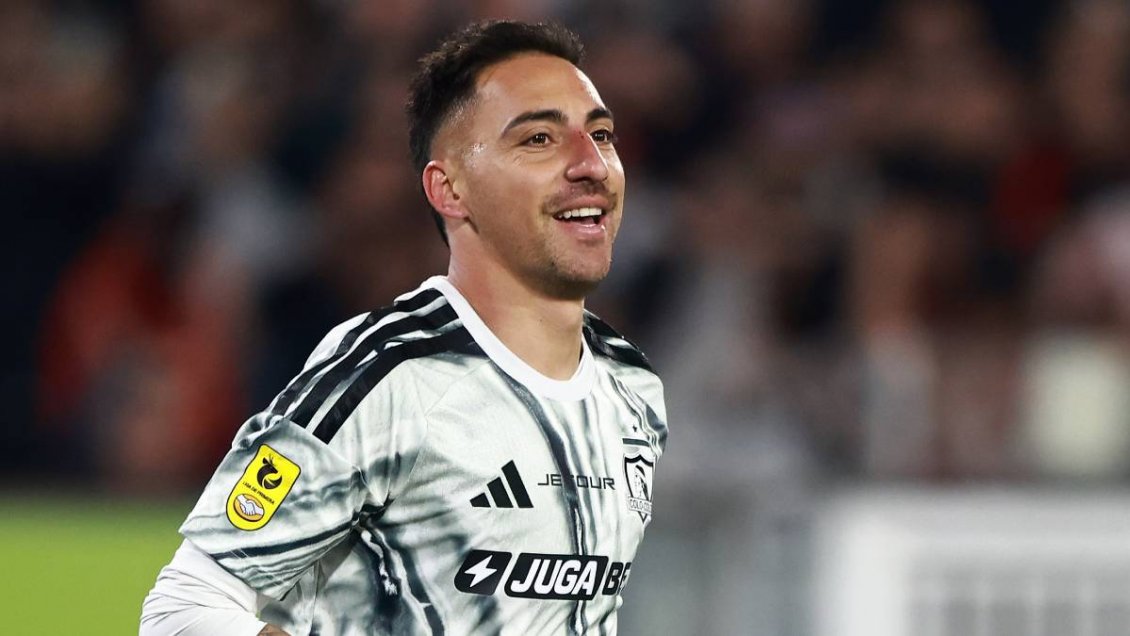Javier Correa sumó bonos para ser titular en Colo Colo en el Superclásico