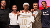 Ronaldinho fue presentado en club italiano de la Serie C: 