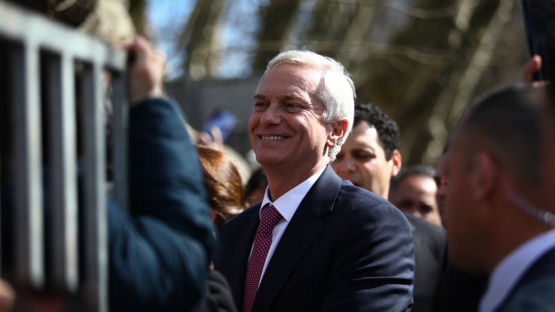Kast entrega firme respaldo a Arrau: 
