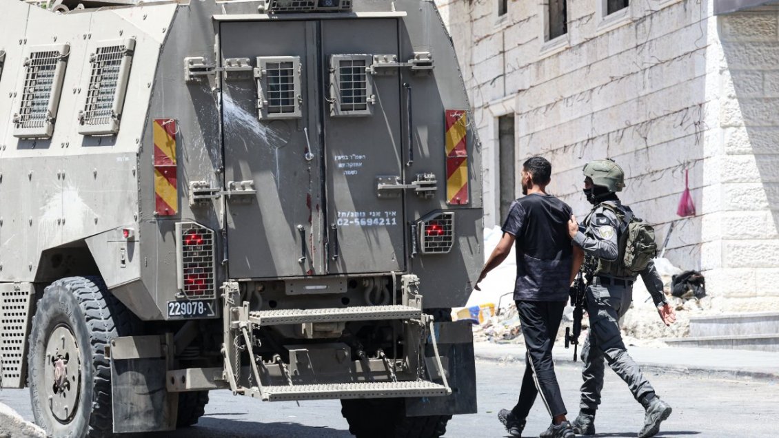 Dos adolescentes israelíes apalearon a un palestino amputado en Cisjordania