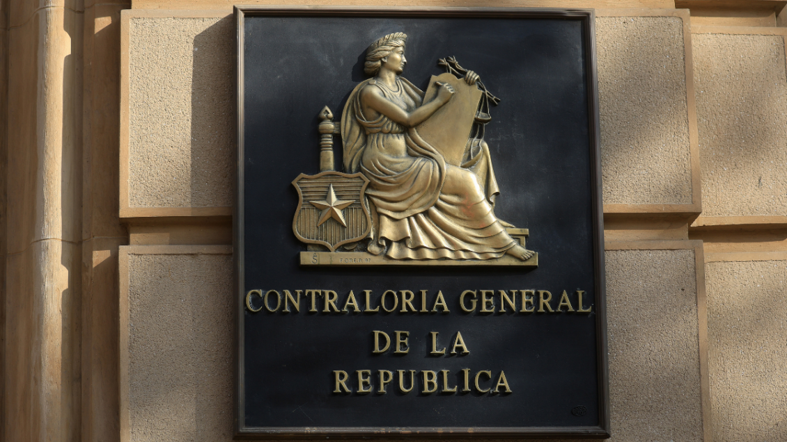 Casi 800 mil millones de pesos: el pozo de fondos públicos sin movimiento que detectó Contraloría